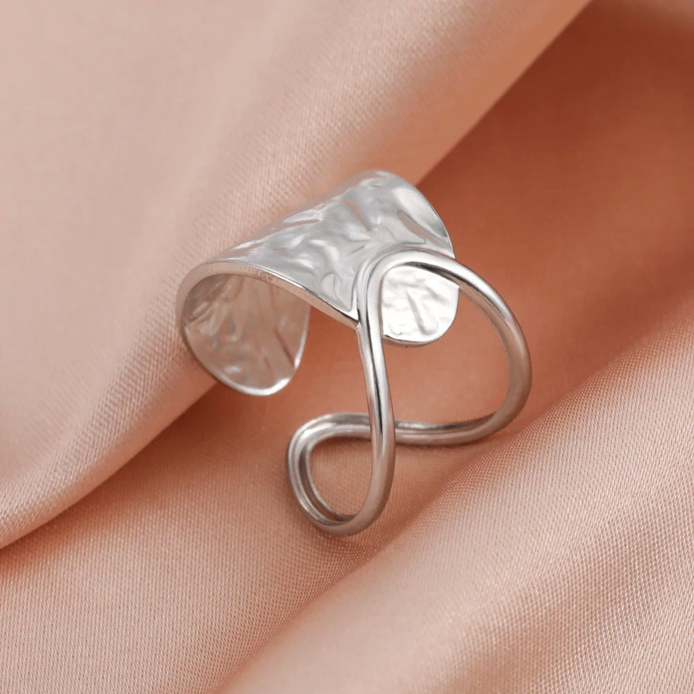 Eterna Gold Open Ring Collection