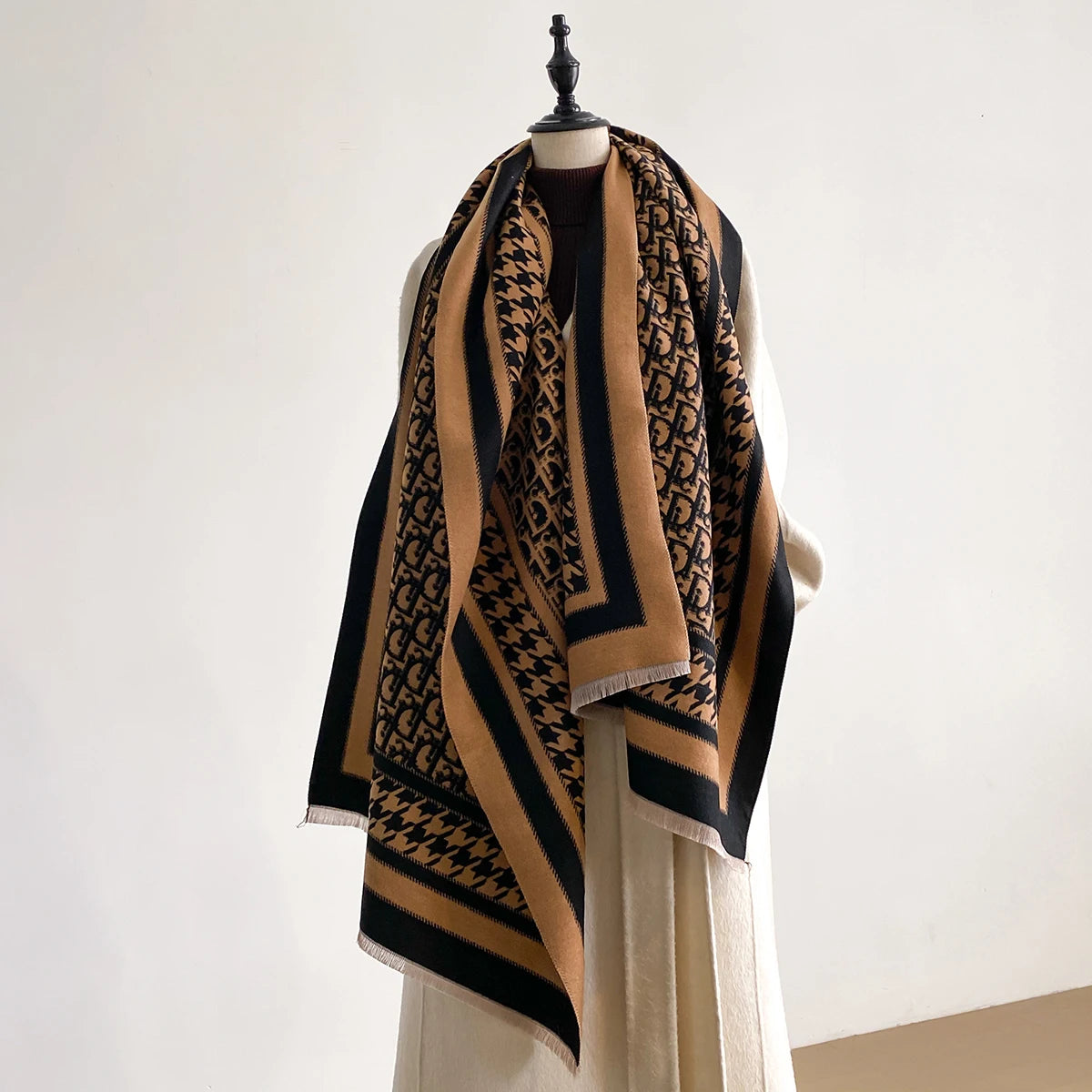 Warm Cashmere Jacquard Scarf