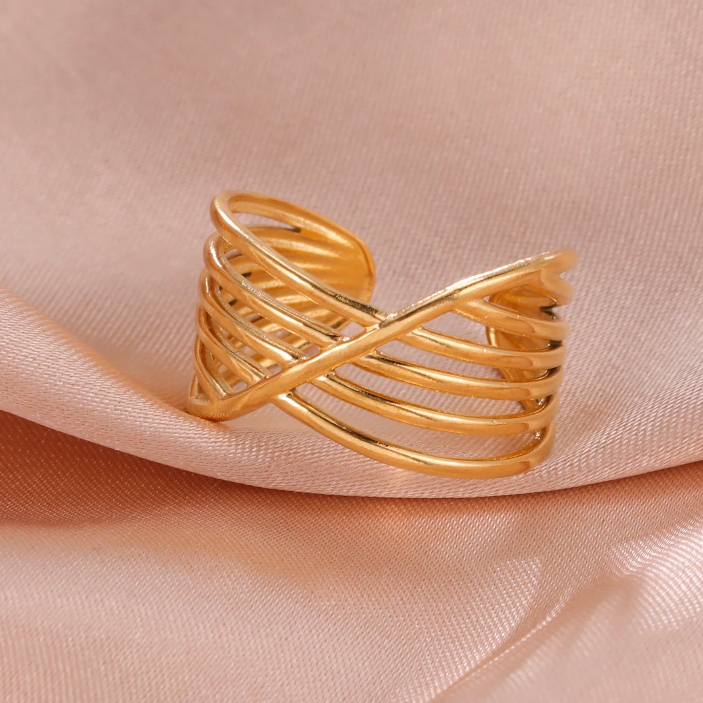 Eterna Gold Open Ring Collection