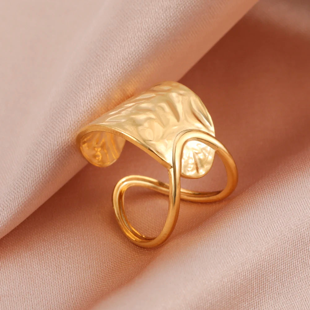Eterna Gold Open Ring Collection