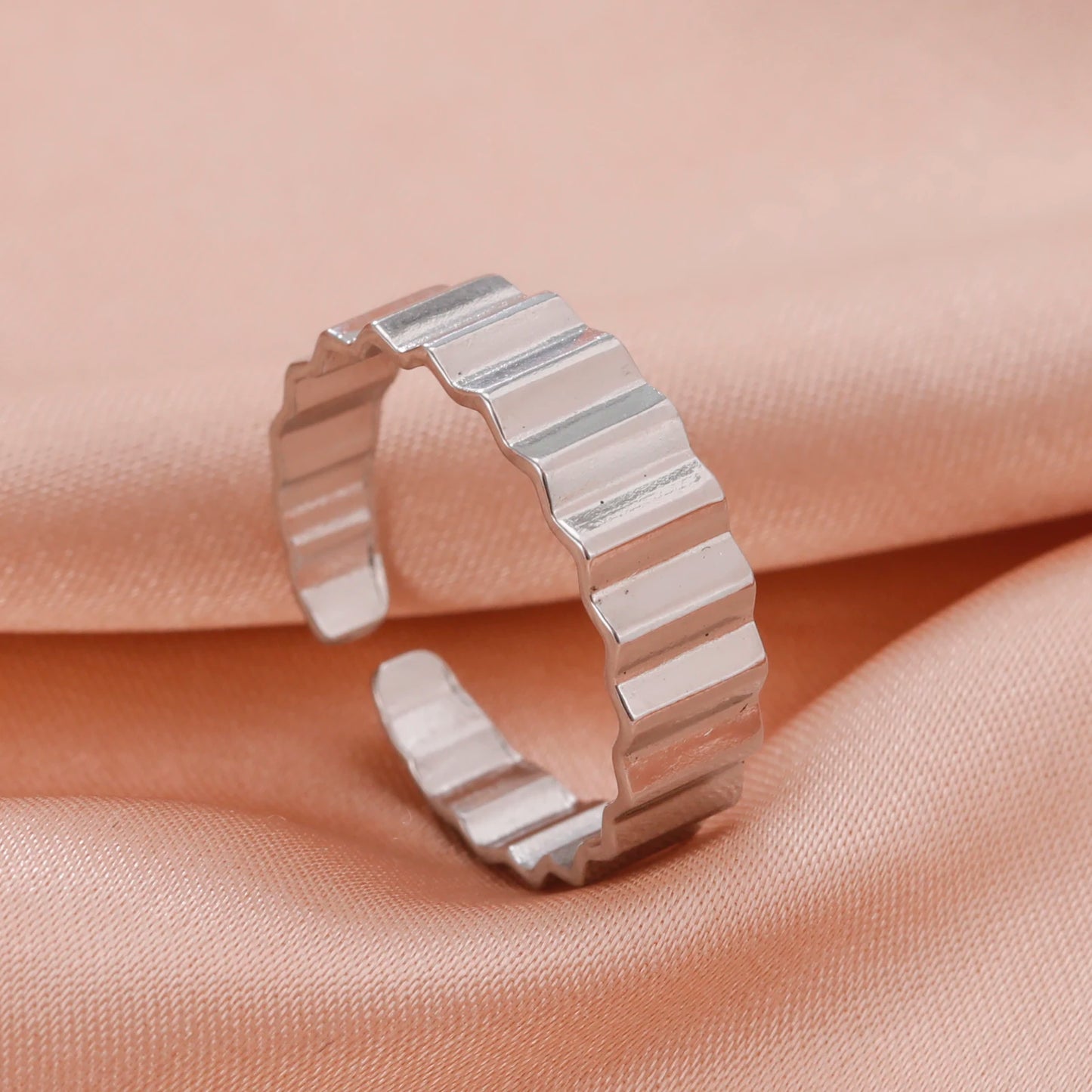 Eterna Gold Open Ring Collection