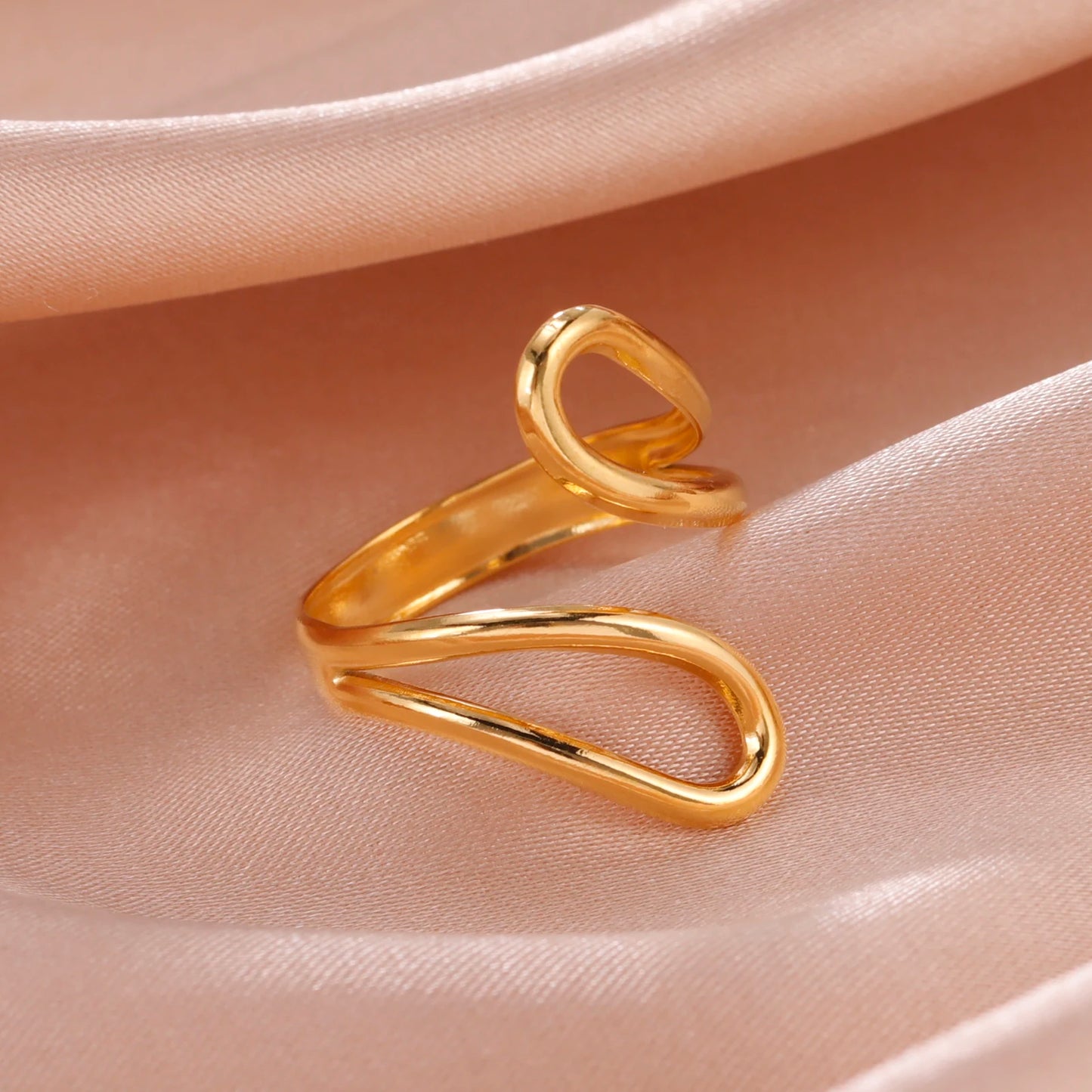 Eterna Gold Open Ring Collection