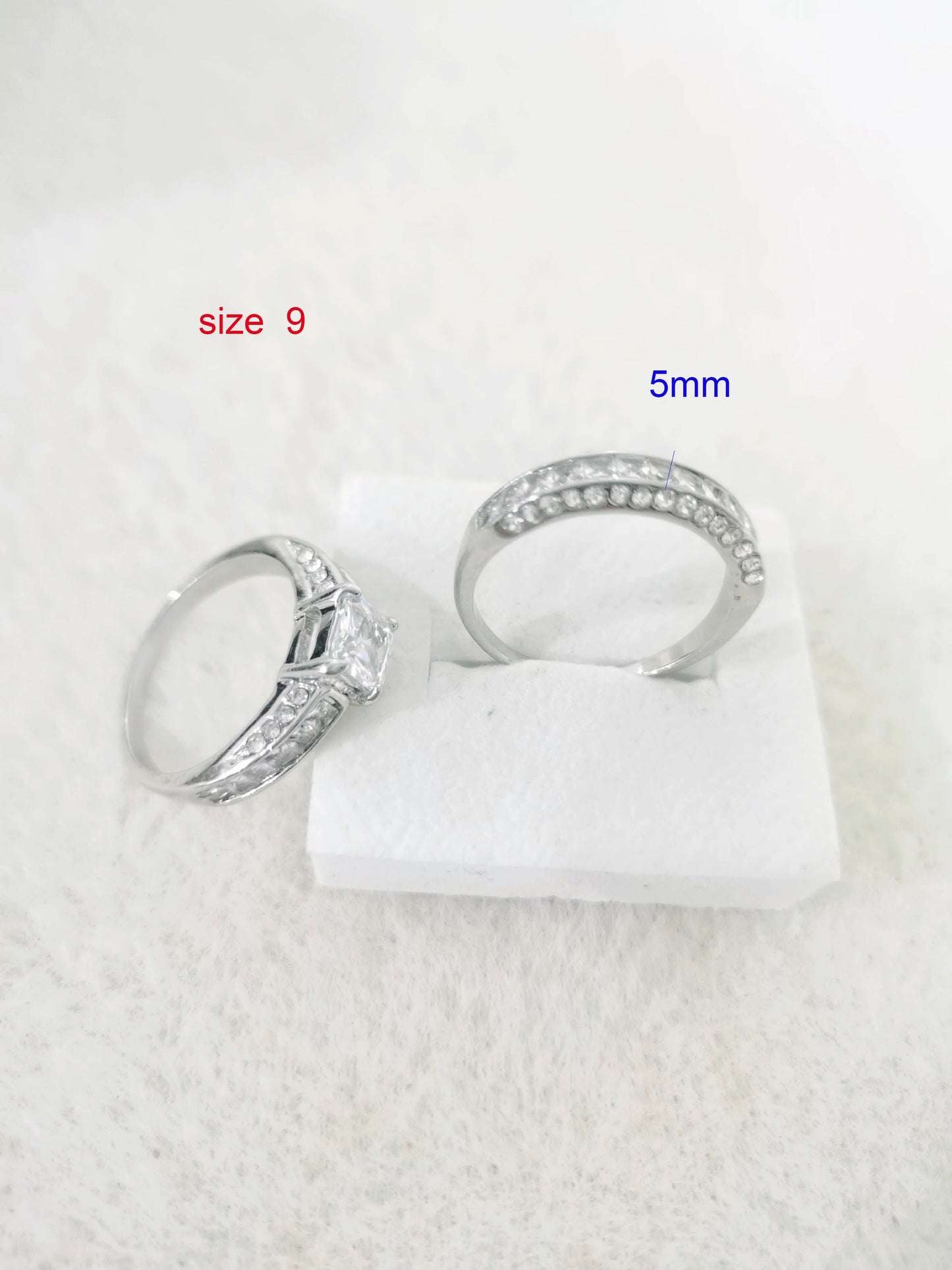 Elegant Princess Cut Engagement & Wedding Ring