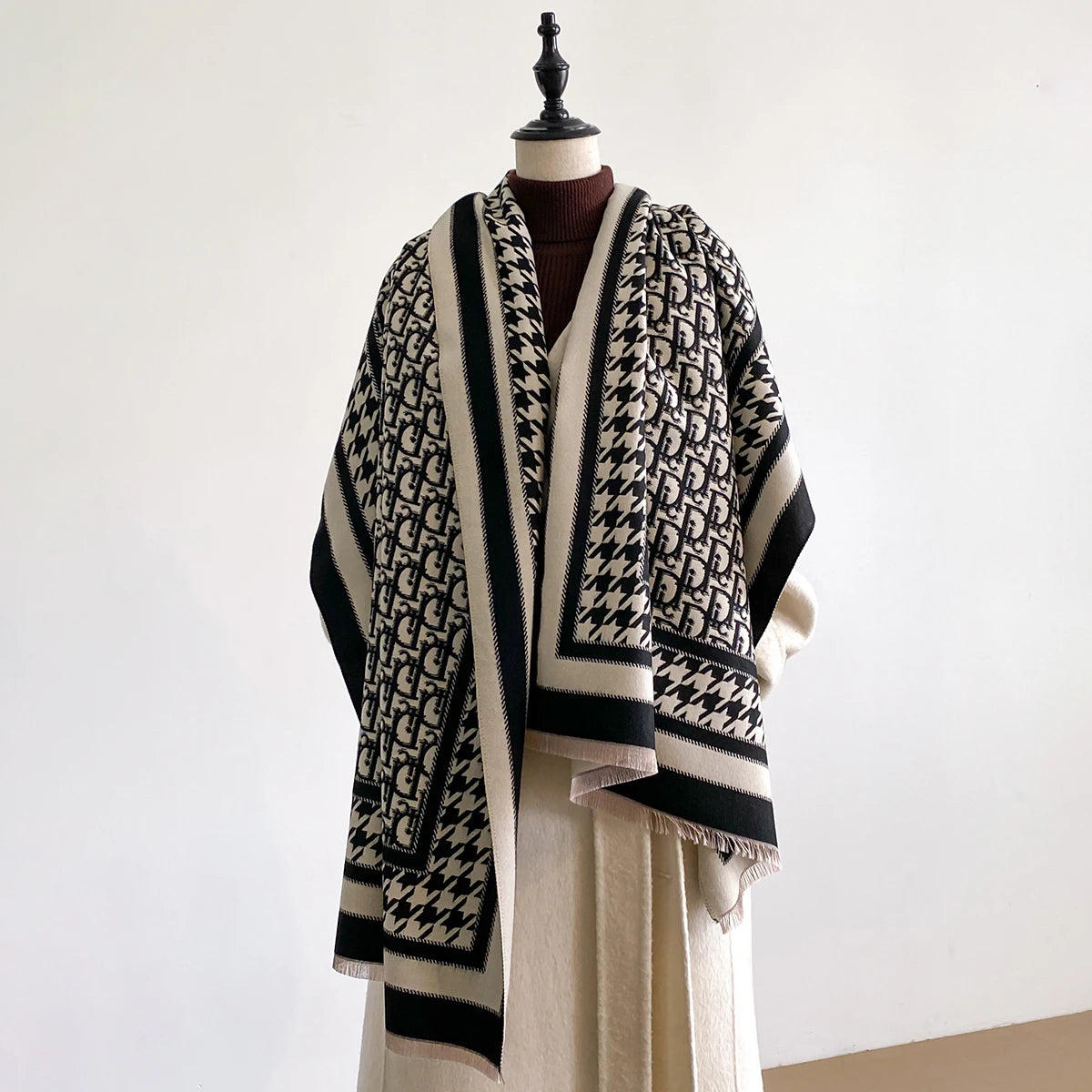 Warm Cashmere Jacquard Scarf