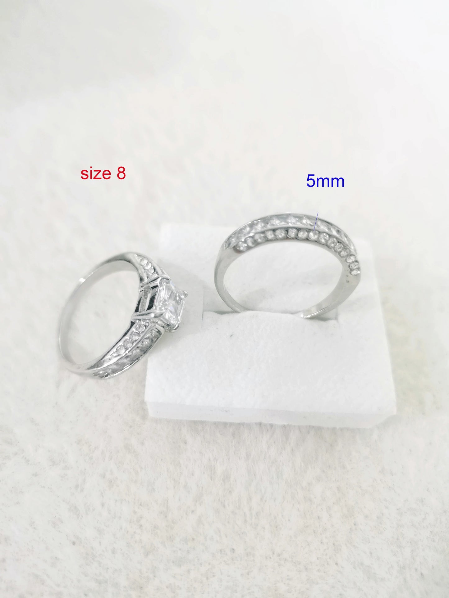 Elegant Princess Cut Engagement & Wedding Ring
