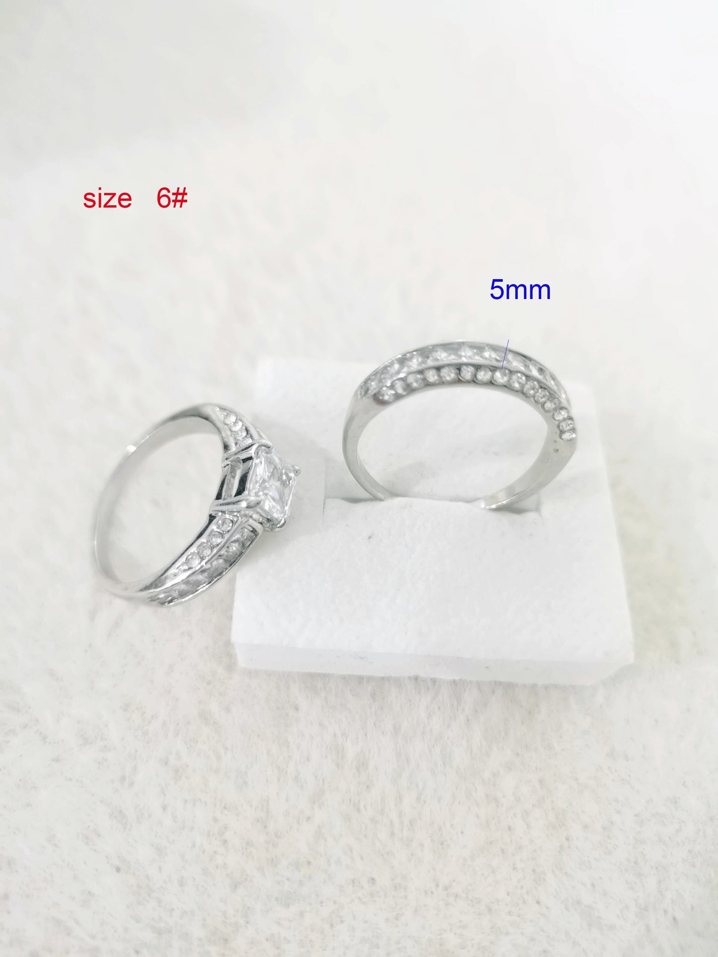 Elegant Princess Cut Engagement & Wedding Ring