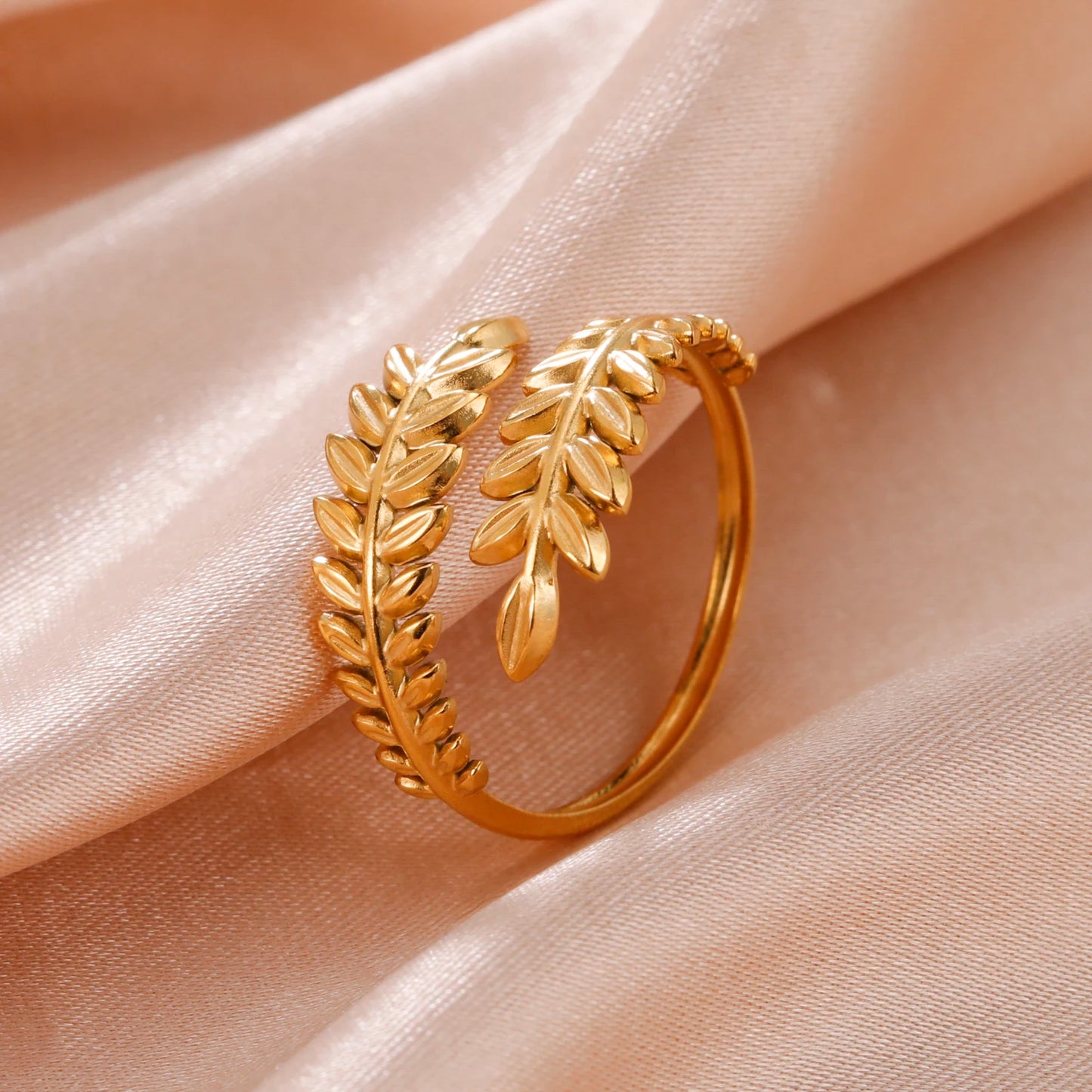 Eterna Gold Open Ring Collection