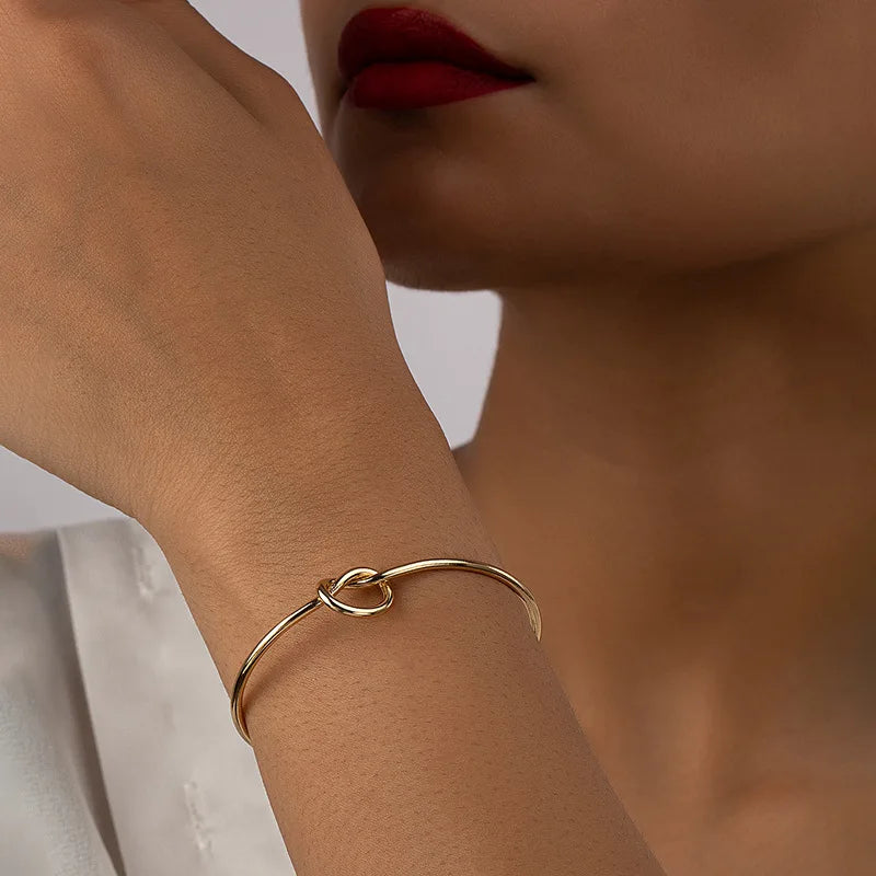 Minimalist Knot Ring – Gold & Silver